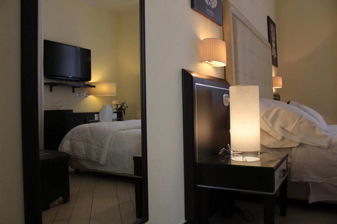 Hotel Ferdinando II Nápoly Kültér fotó