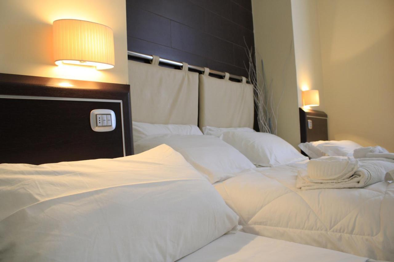Hotel Ferdinando II Nápoly Kültér fotó
